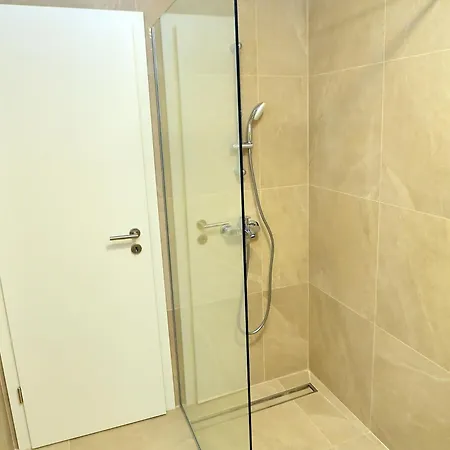 Lepa アパート Užice